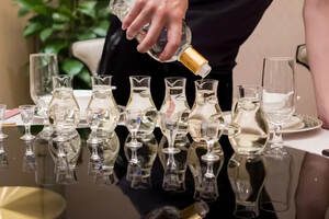 酒桌为什么都爱配苏打水？只有老酒友才知道，白酒就该这么喝