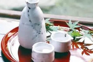 立秋之后，白酒这么喝（立秋之后喝什么茶好）